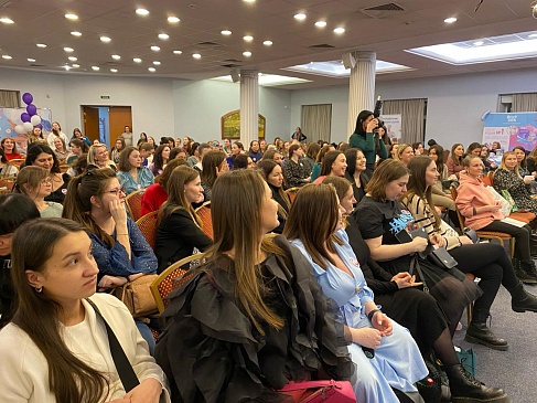 Специалисты Санкт-Петербургского филиала «СОГАЗ-Мед» провели субботний день на встрече клуба будущих мам «Питер, Рожай», новости, пресс-релизы, статьи, «СОГАЗ-Мед», омс
